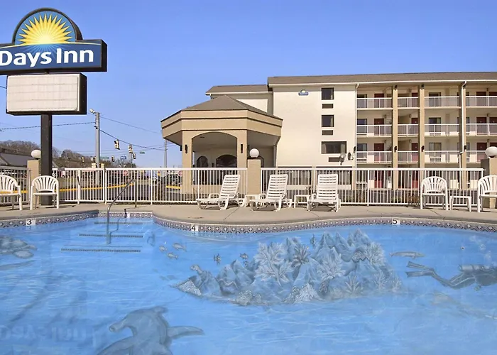 Motel: Days Inn By Wyndham Apple Valley Pigeon Forge/Sevierville